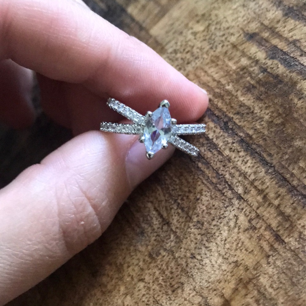 NWT 925 Silver Marquise Cut White Sapphire Ring - Picture 4 of 6
